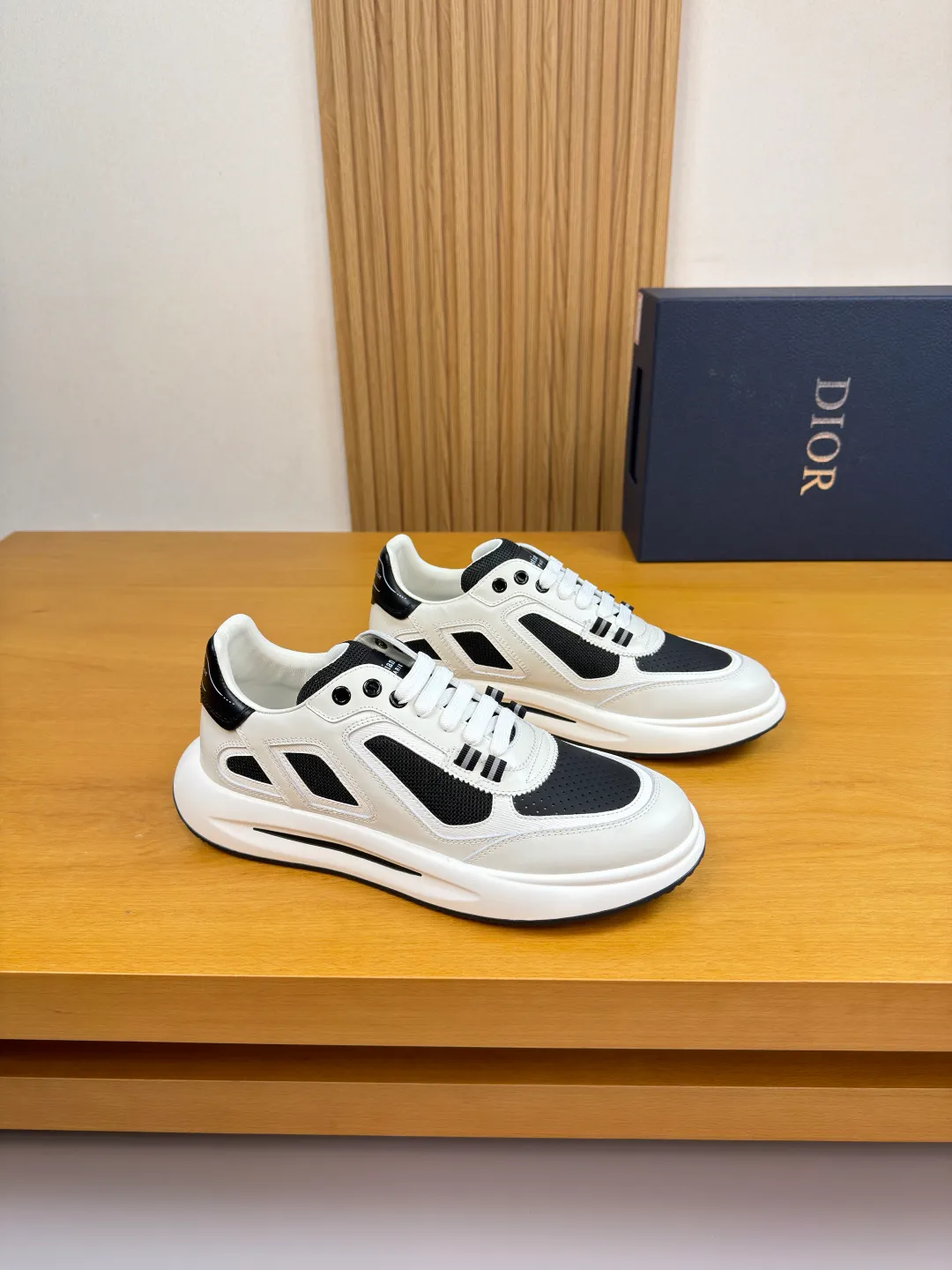 [Dior] Dior P780 men's shoes 💰 - High-end quality original order·Casual sports shoes - Upper: 🔝Nappa calfskin, perforated calfskin, brand high mercerized canvas, tongue. Heel. Silk screen high frequency brand logo - Inner: water-dyed cowhide, foot pad; brand canvas - Outsole: ultra-light TPU. Rubber foam; two-color molded outsole -Ultra-high quality control·Fine workmanship: outstanding (high-end·nobility·grade) -Size: 39-44 (38, 45, can be customized)·DR0181